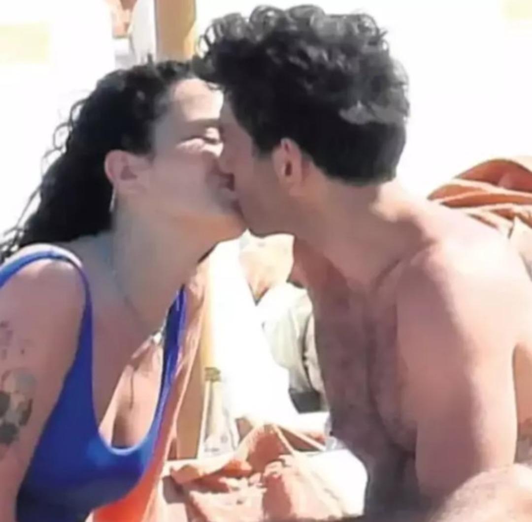 Aslı Bekiroğlu imaj tazeledi! Son pozlarına beğeni yağdı 1