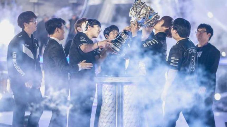 Samsung Galaxy t&uuml;m oyuncularıyla s&ouml;zleşme yeniledi