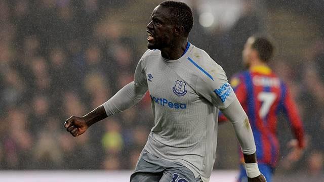 Oumar Niasse hakemi aldatmaya yönelik hareketten 2 maç ceza aldı