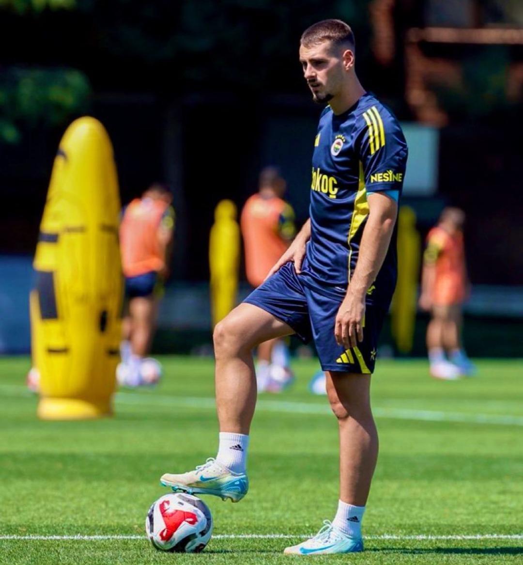 Fenerbahçe ye Ognjen Mimovic ve Bartuğ Elmaz için resmi teklif geldi! Polonya ekibi Pogoń genç oyuncuları istiyor... 1