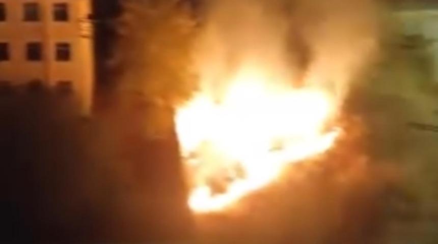 Diyarbakır’da düğünde atılan havai fişekler yangına neden oldu