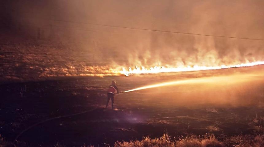 Çaldıran’da anız yangını