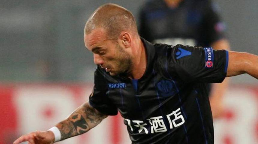 Wesley Sneijder herkesi şoke etti