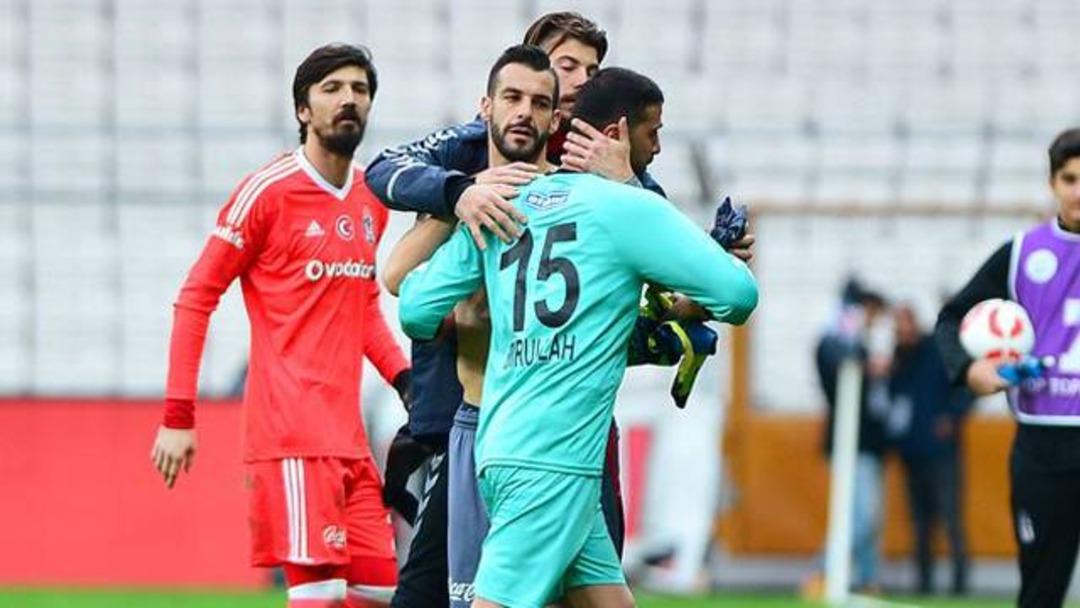 Manisaspor kalecisi Emrullah h&uuml;ng&uuml;r h&uuml;ng&uuml;r ağladı