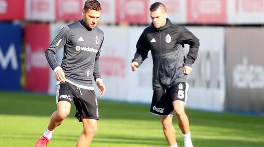 Beşiktaş'ta Tosic ve Pepe derbide oynayabilecek