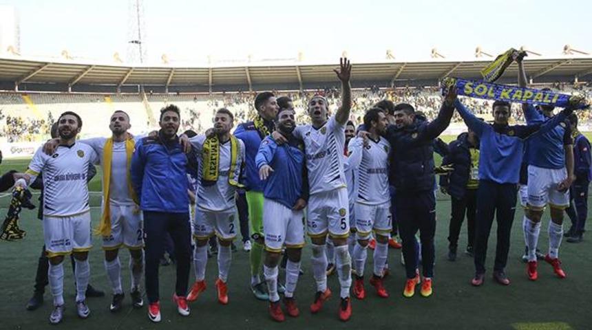 Ankarag&uuml;c&uuml; 2 - 1 &Uuml;mraniyespor