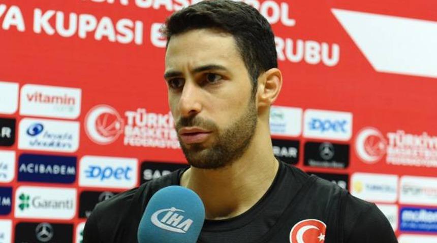 Anadolu Efes'te Doğuş Balbay sakatlandı