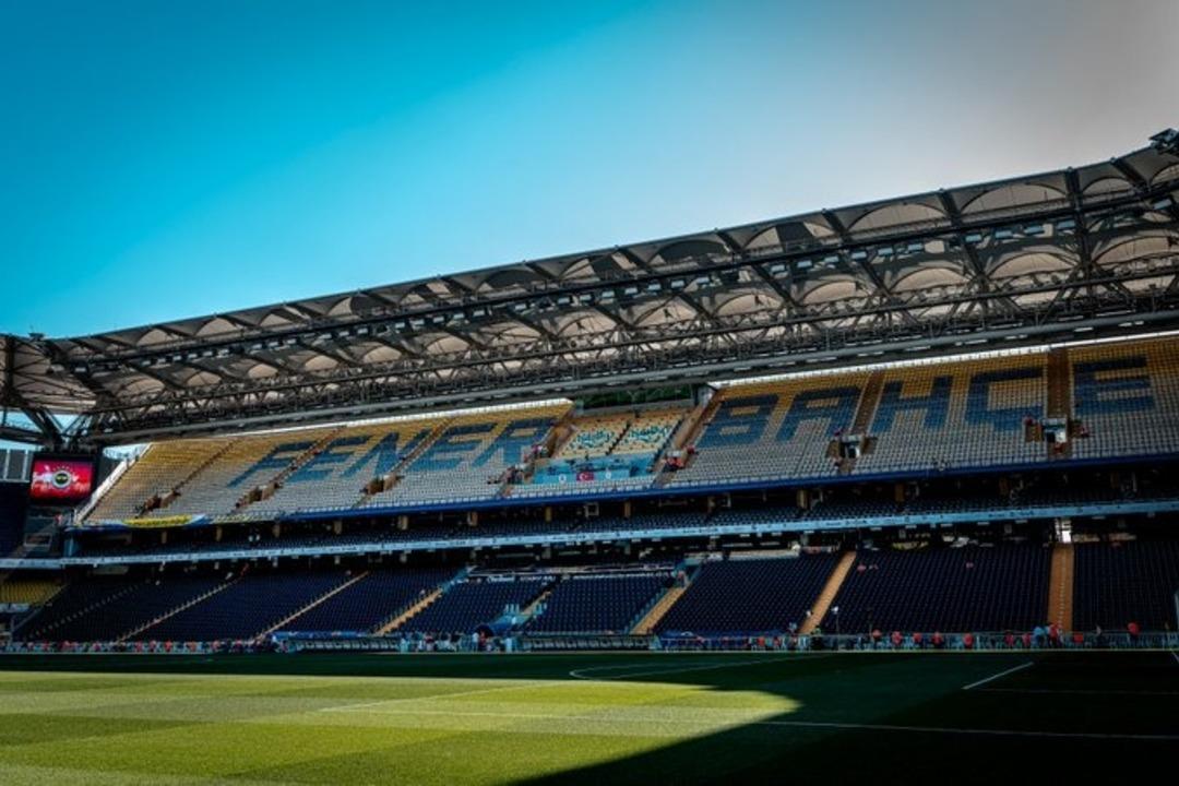 Fenerbahçe de Asbaşkan Hamdi Akın   Fenerbahçe yeniden küllerinden doğdu   diyerek taraftara müjdeyi verdi! 1