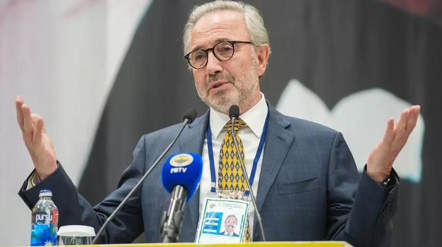 Fenerbahçe'de Asbaşkan Hamdi Akın ''Fenerbahçe yeniden küllerinden doğdu'' diyerek taraftara müjdeyi verdi!