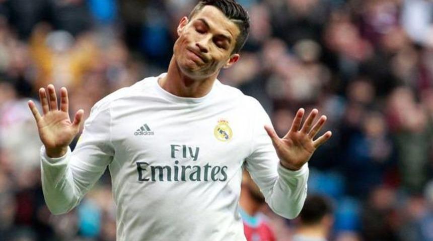 Cristiano Ronaldo tarihe ge&ccedil;ti!