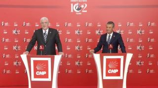 Özgür Özel'in yanında söyledi! Dervişoğlu'ndan İYİ Parti olarak bundan geri durmayız mesajı