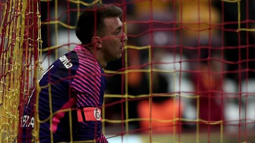 "Ayhan Akman, Muslera'ya k&uuml;f&uuml;r etti"