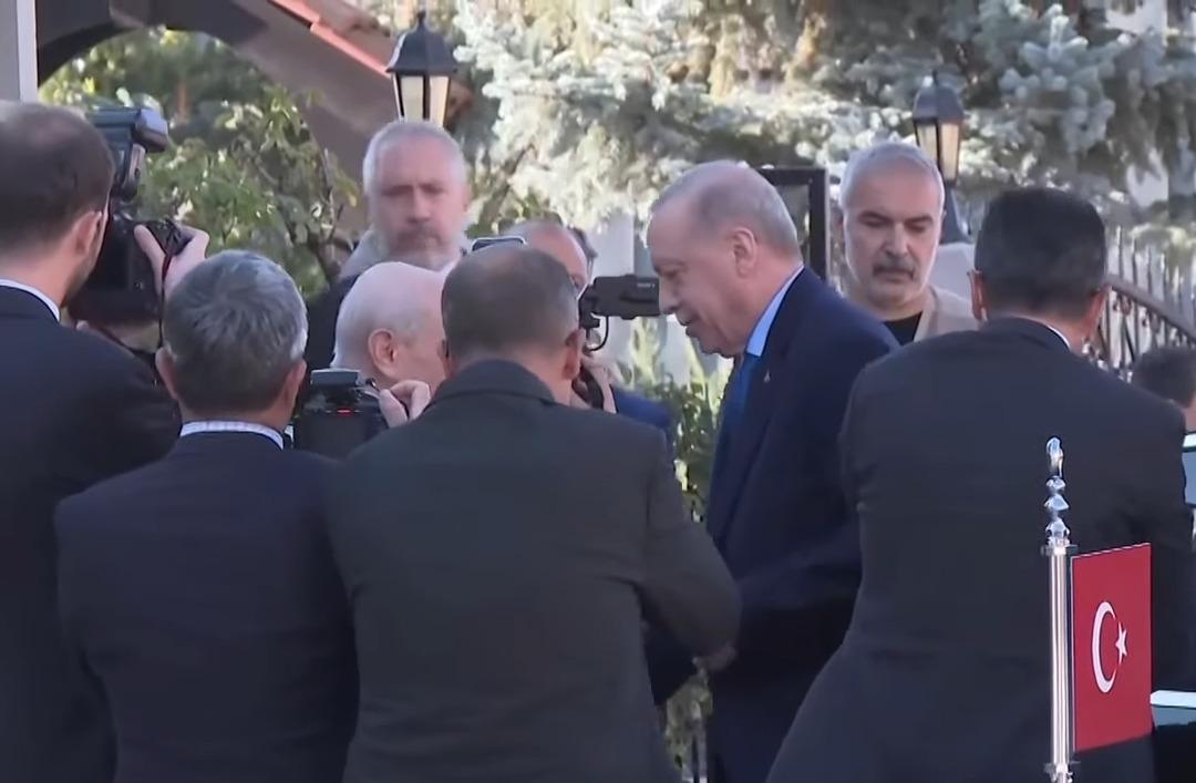 Son dakika | Gözler Ankara ya çevrildi! Cumhur İttifakı nda sürpriz görüşme: Cumhurbaşkanı Erdoğan ile Bahçeli bir araya geldi 4