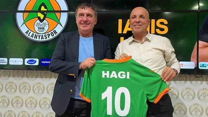 Hagi'nin oğlu Ianis Hagi, Süper Lig ekibine resmi imzayı attı!