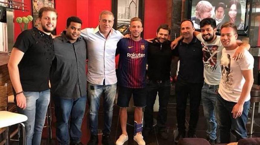 Real Madrid ve Barcelona Arthur'un peşine d&uuml;şt&uuml;