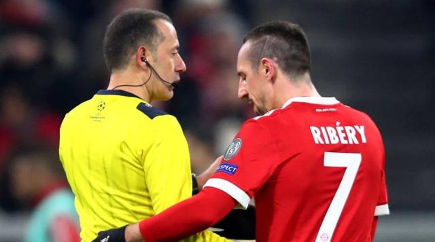 C&uuml;neyt &Ccedil;akır Beşiktaş'ı yaktı