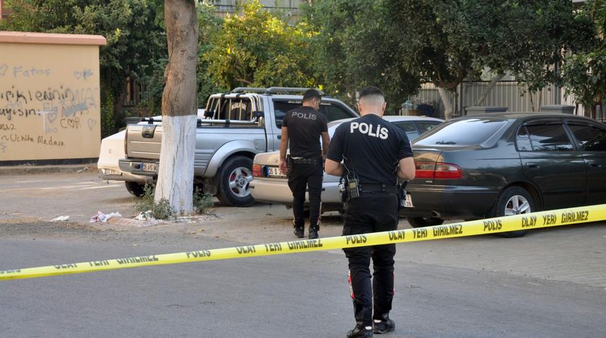 İzmir'de silahlı kavgada 2 kişi yaralandı