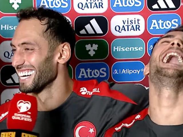 Hakan Çalhanoğlu'ndan canlı yayında 'kavga' iddialarına esprili cevap! "Yunus yanımda, gözü morarmadı"