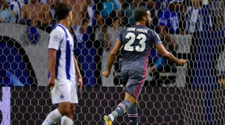 Cenk Tosun'un gol&uuml; en iyisi se&ccedil;ildi!