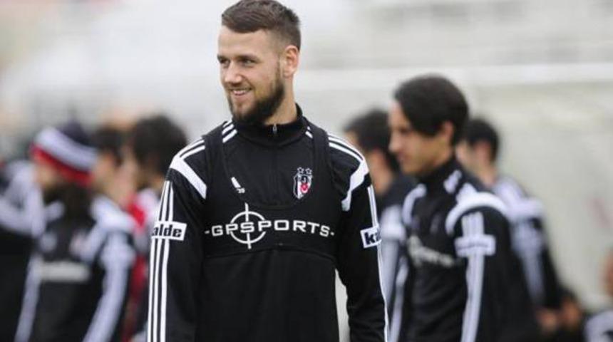 Beşiktaş Milosevic'in s&ouml;zleşmesini feshettiğini a&ccedil;ıkladı