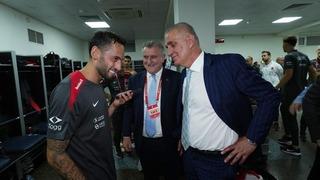 Cumhurbaşkanı Erdoğan'dan A Milli Futbol Takımı'na tebrik telefonu