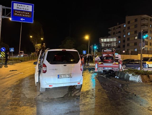 Erzurum da trafik kazası sonrası çıkan kavgada 3 kişi yaralandı 1