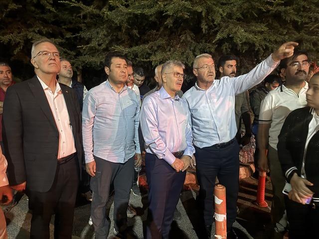 Niğde de ambalaj fabrikasında çıkan yangına müdahale ediliyor 7