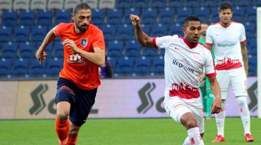 Konyaspor Mehmet Batdal&rsquo;ın peşinde