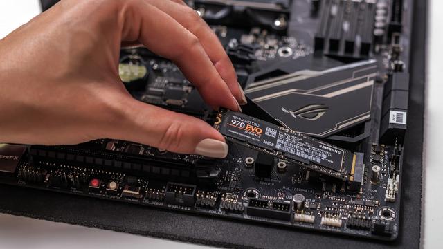 SSD nasıl takılır? Laptop ve PC için SSD montajı