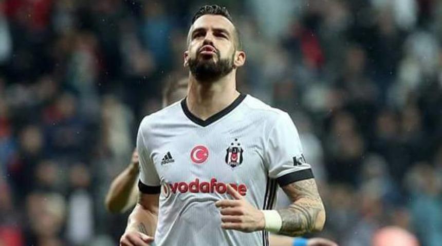 Alvaro Negredo'dan şok karar!