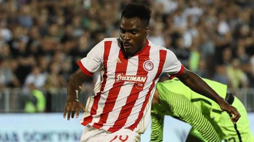 Emenike Galatasaray'a teşekk&uuml;r etti