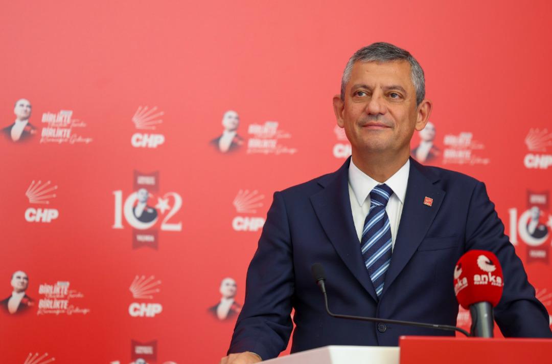 Uma declaração do líder do CHP, Özel, que definirá a agenda: