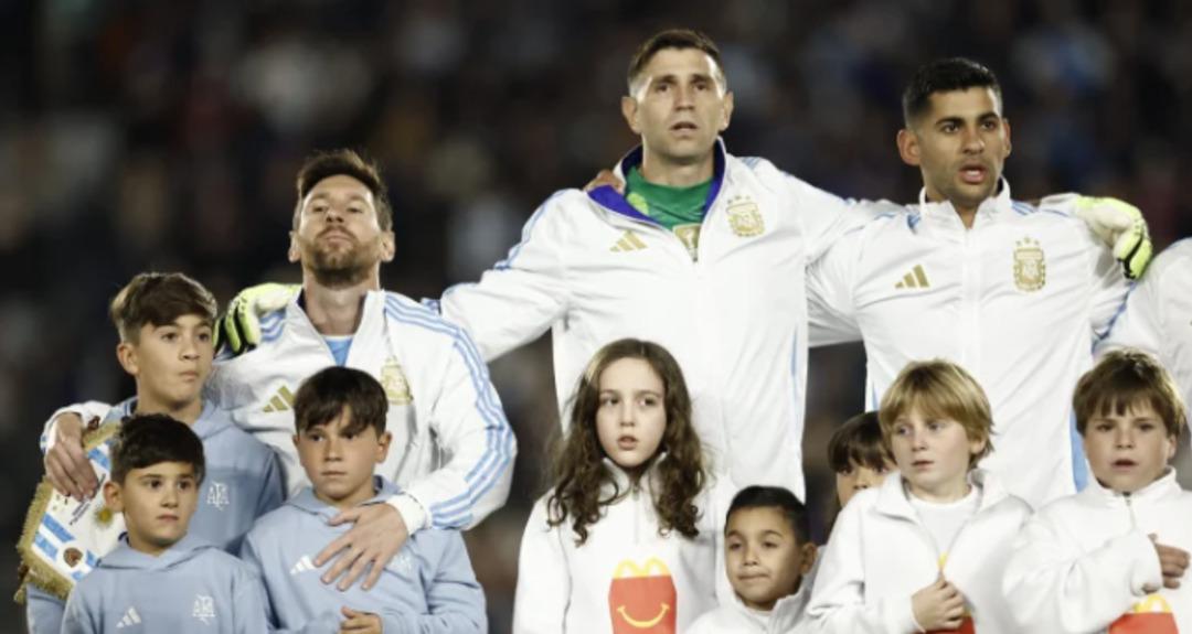 Lionel Messi iki gol attığı maçta Arjantin e gözyaşlarıyla veda etti 2