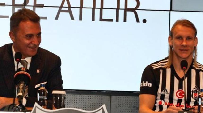 Domagoj Vida Beşiktaş'a 4.5 yıllık imzayı attı