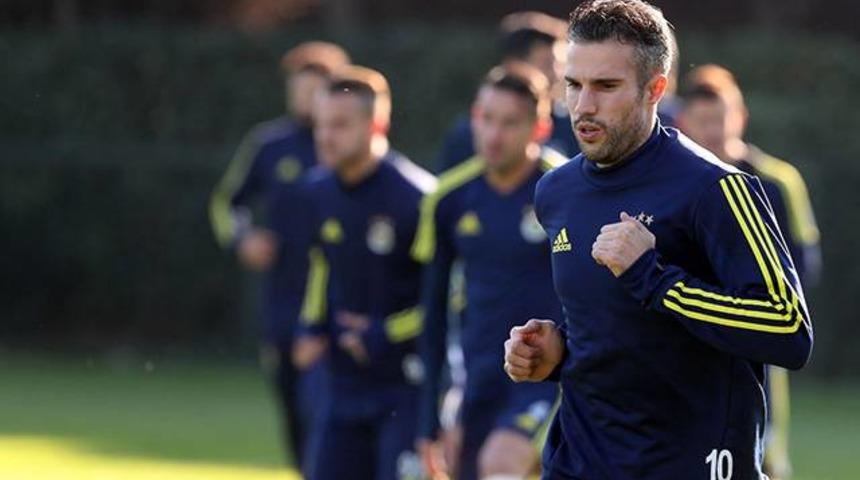 Van Persie'nin menajeri, kul&uuml;ple g&ouml;r&uuml;şeceklerini a&ccedil;ıkladı