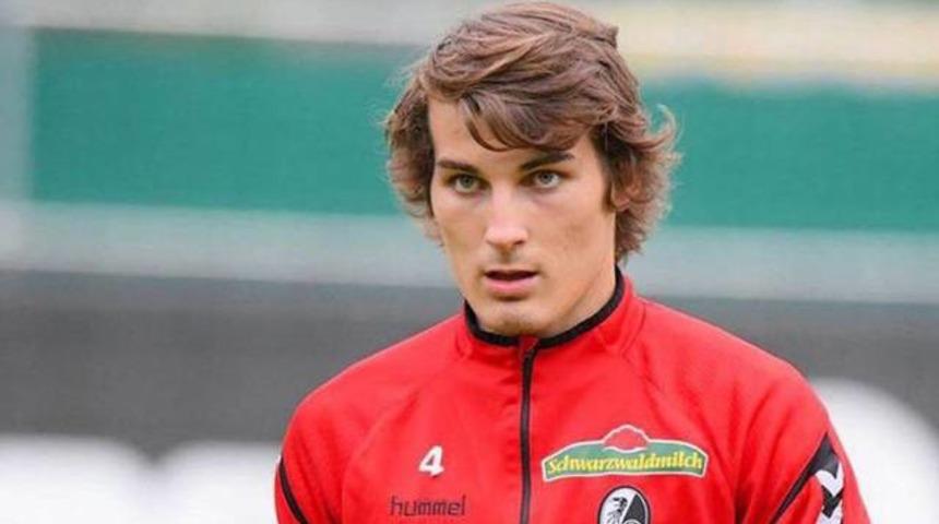 &Ccedil;ağlar S&ouml;y&uuml;nc&uuml;: G&ouml;nl&uuml;m Beşiktaş'tan yana
