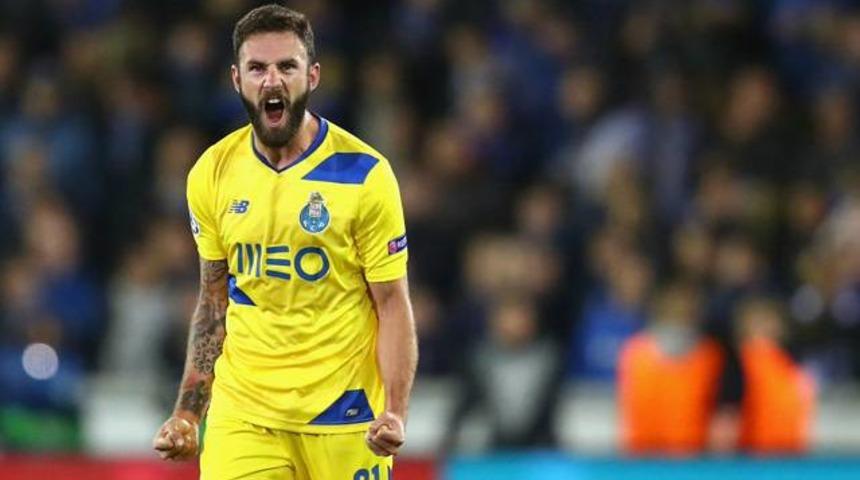 Fenerbahçe'den Miguel Layun'a teklif!