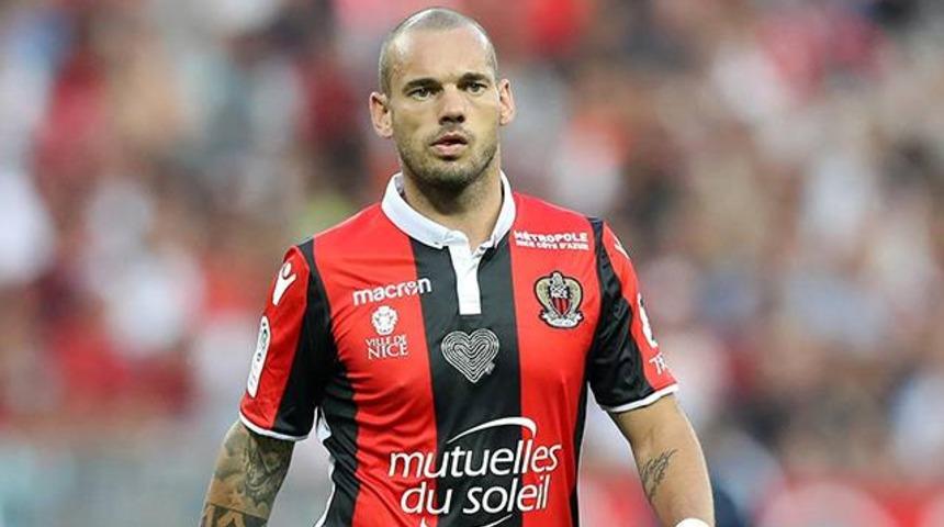 Sneijder Al-Gharafa'ya transfer olduğunu a&ccedil;ıkladı