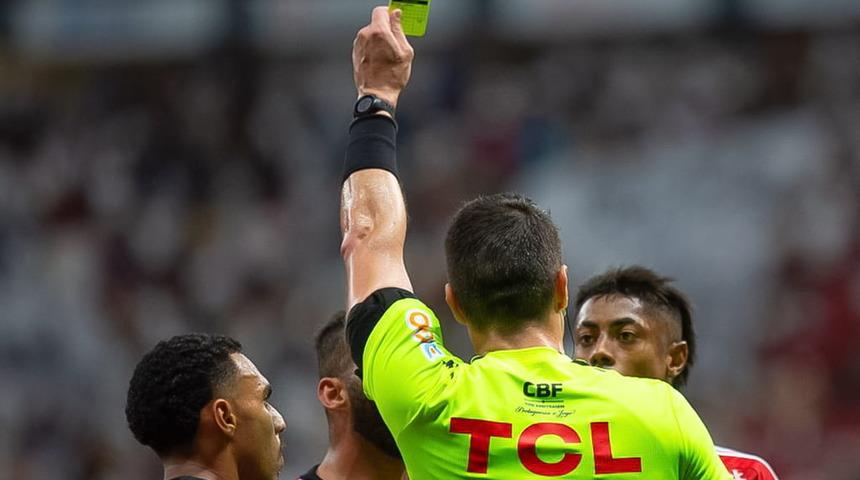 Meğer bilerek kart görüyormuş! Flamengo’nun futbolcusu Bruno Henrique, bahis nedeniyle cezaya çarptırıldı