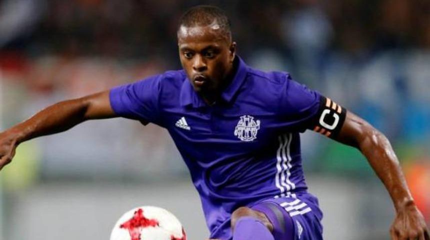 Galatasaray, Patrice Evra ile görüşmelere başladı