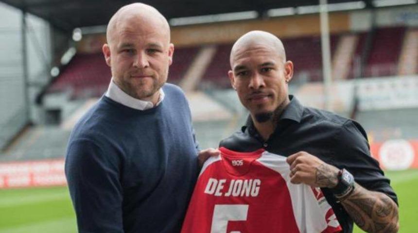 Nigel de Jong'dan Galatasaray'a g&ouml;nderme!