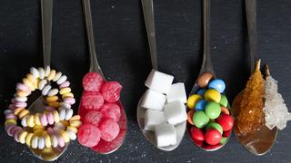 Bu 6 tatlandırıcı beyni yaşlandırıyor! 1.5 yıl hızlandırıyor uyarısı geldi…