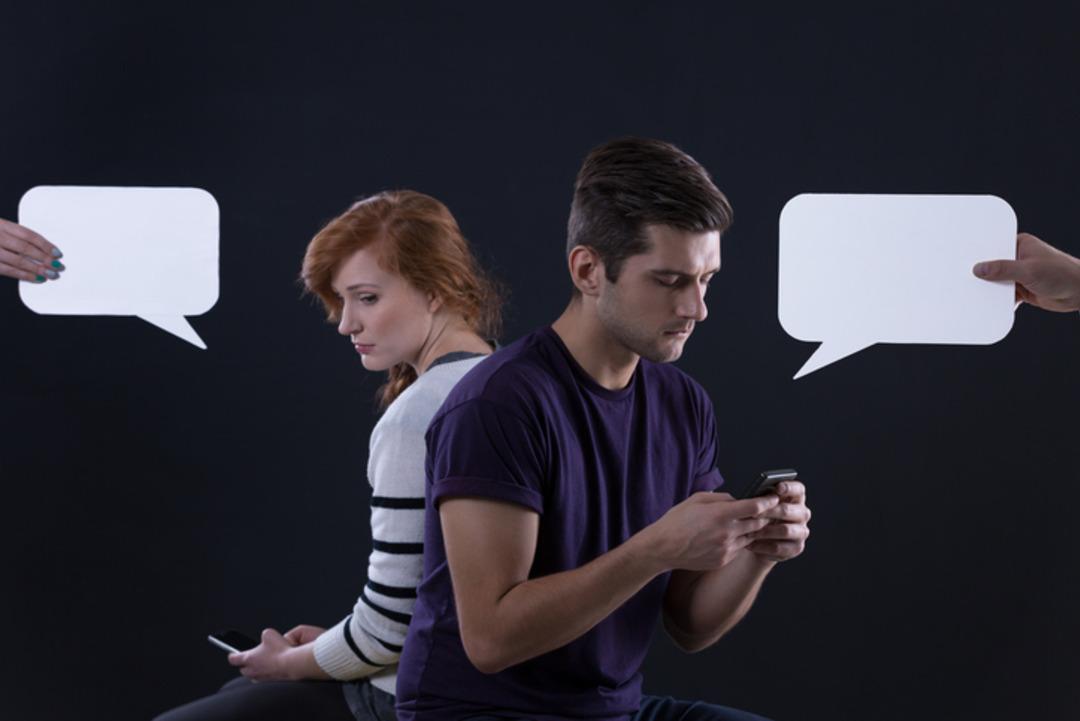 İlişkiniz artık eskisi gibi değil mi? Partnerinizin sizden uzaklaştığını gösteren 5 işaret  1