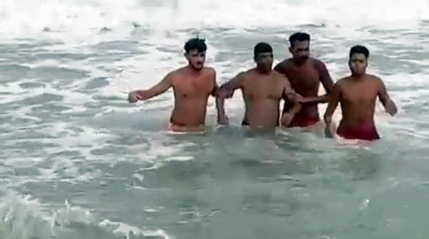 Yer: Sakarya! Cankurtaranlar boğulan kişiyi kurtardı: Kimlik tespiti yapılınca gerçek ortaya çıktı! Tam 22 yıl...