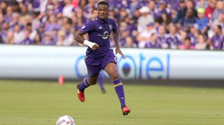 Cyle Larin, Beşiktaş i&ccedil;in İstanbul'da