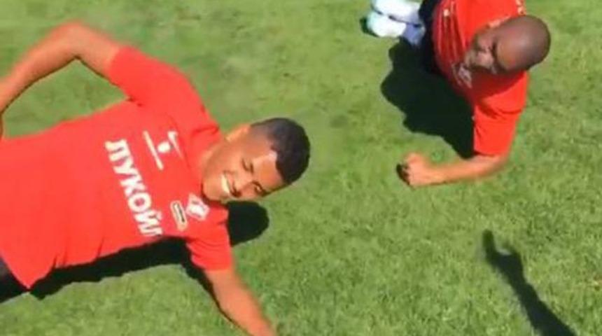 Spartak Moskova kendi futbolcularına ırk&ccedil;ılık yaptı!