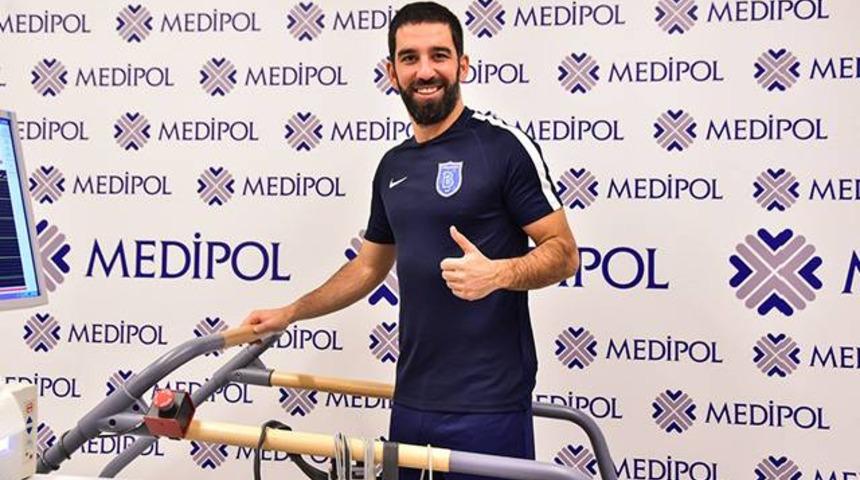 Arda Turan sağlık kontrol&uuml;nden ge&ccedil;ti