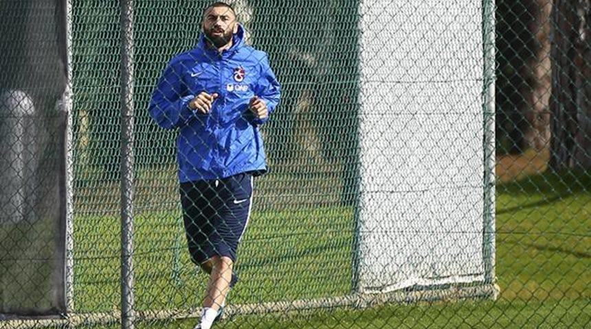 Burak Yılmaz takımla &ccedil;alışmalara başladı