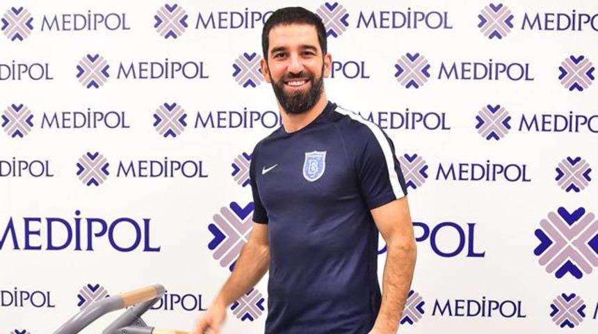 Arda Turan, Medipol Başakşehir'e imzayı attı
