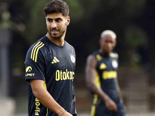 Marco Asensio, Fenerbahçe formasıyla ilk antrenmanına çıktı